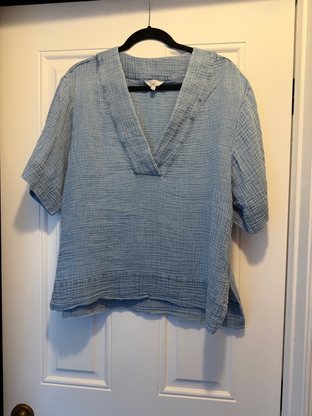 Faherty Dune Pale Blue Cotton Gauze V-Neck Tunic Shirt - NWOT